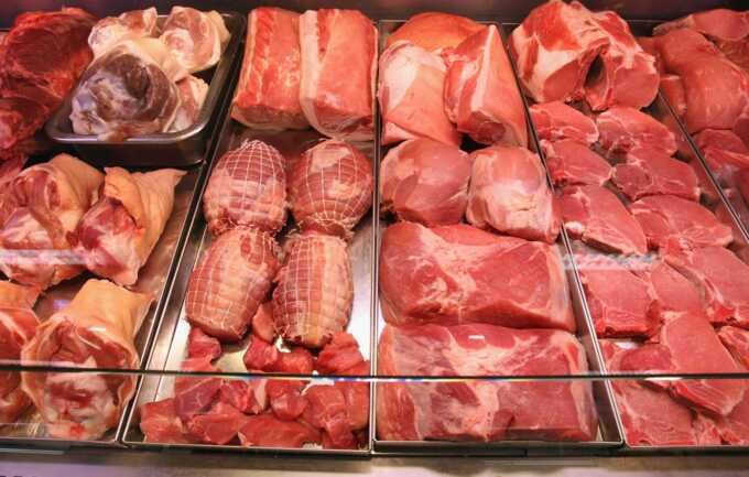 "Мираторг" мог допустить инфекцию в мясной продукции — россияне под угрозой отравления