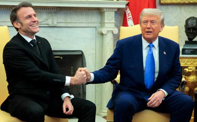 Макрон позвонил Трампу и заручился его поддержкой в вопросе давления на Россию