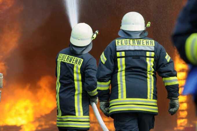 Пожар в Германии уничтожил десятки автомобилей
